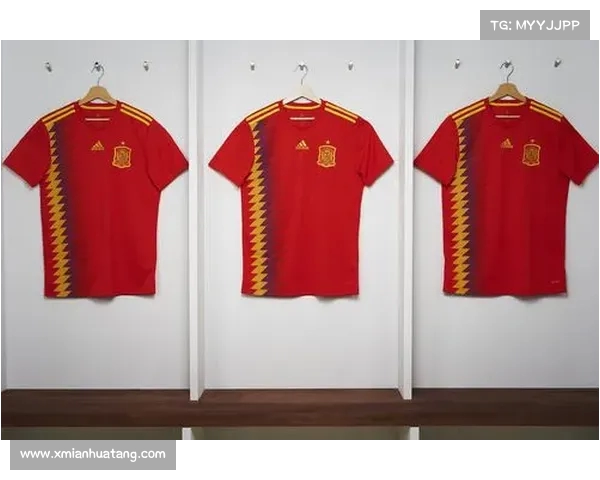 西班牙第四级别球队发布新球衣 灵感源自罗马与托蒂传奇荣耀 西班牙第四级别球队发布新球衣 灵感源自罗马与托蒂传奇荣耀